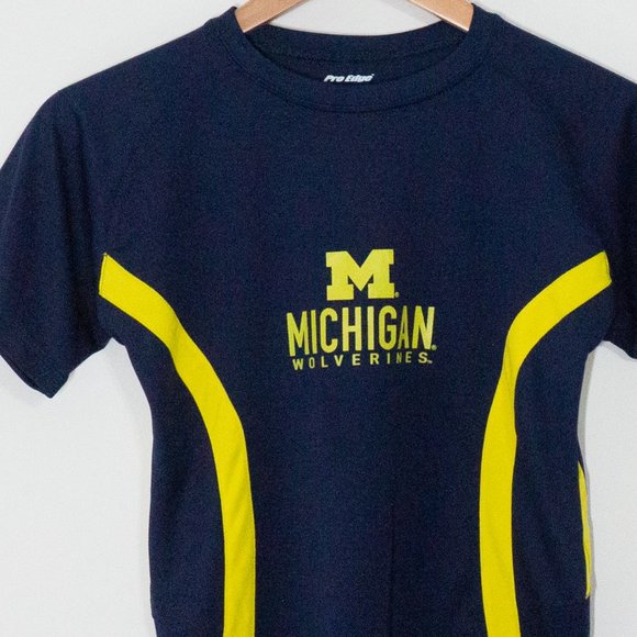 ✨3/$25✨ Michigan Wolverines Youth Athletic Tee - 8-10 - Picture 2 of 5